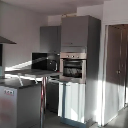 Studio Cabine Climatise Avec Piscine, Parking Et Proche Du Port - Cap D'agde - Fr-1-801-7 *