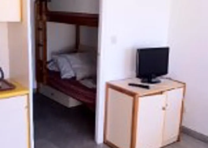 Appartement Studio Cabine Climatise Avec Piscine, Parking Et Proche Du Port - Cap D'agde - Fr-1-801-7 *